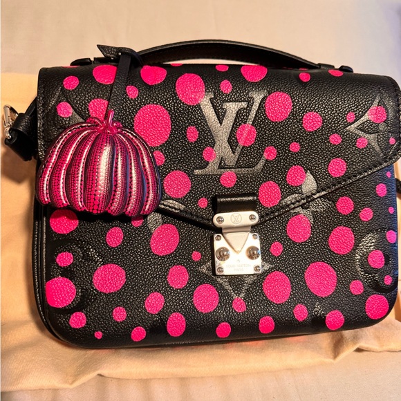 Louis Vuitton Black and Pink Crossbody Bag - Picture 2 of 16